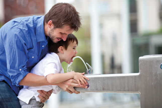 Large_water_fountain_man_child.png